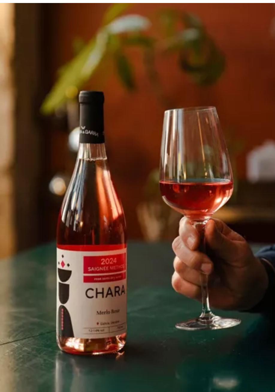 Рожеве напівсухе вино Chara&Garra Merlot Rose